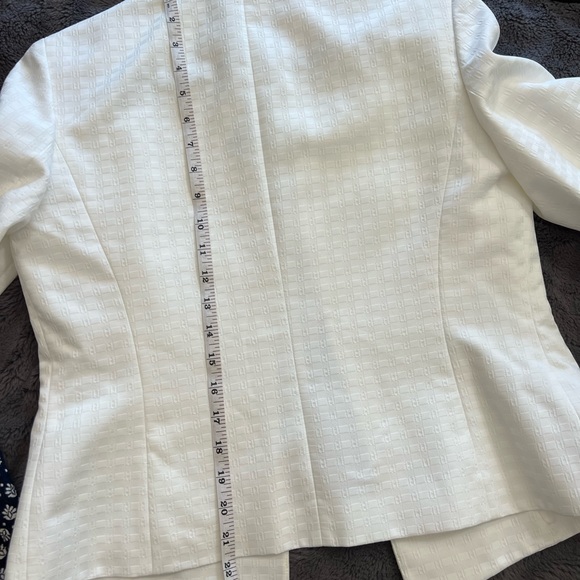 Black Label by Evan-Piccone size 6   16 inches wide by 22 inches long. - Picture 3 of 9